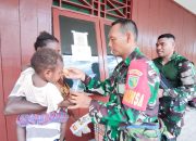 Peduli Kesehatan Ibu dan Bayi, Satgas TMMD Gelar Posyandu dan Berikan Makanan Tambahan