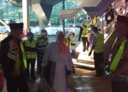 Wagub Terima Jemaah Haji Malut Kloter 15 di Makassar