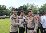 Belasan Personel Polres Halut Digganjar Penghargaan atas Aksi Kemanusiaan di Erupsi Dukono