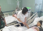 Kepedulian Nyata untuk Pasien Cuci Darah, Yayasan Jaga Ginjal Indonesia dan Yayasan Berbagi Cahaya Imlek Bagikan Telur Rebus di RSPAD