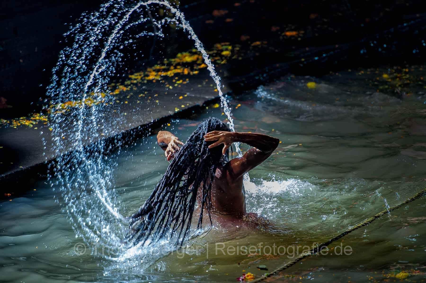 Das heilige Bad - Kumbh Mela in Trimbak 2015