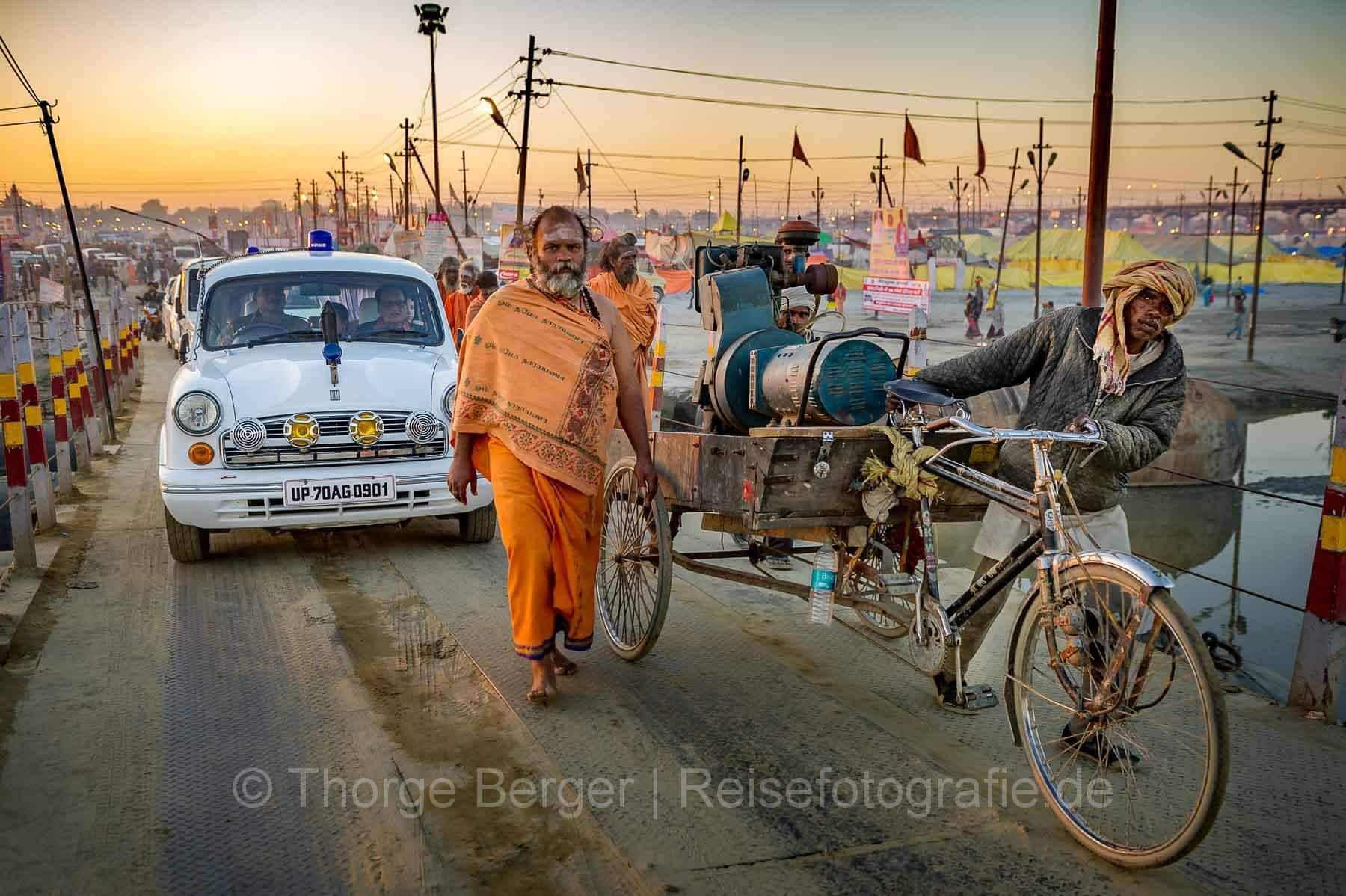 Unterwegs in der Kumbh Nagar in Allhabad