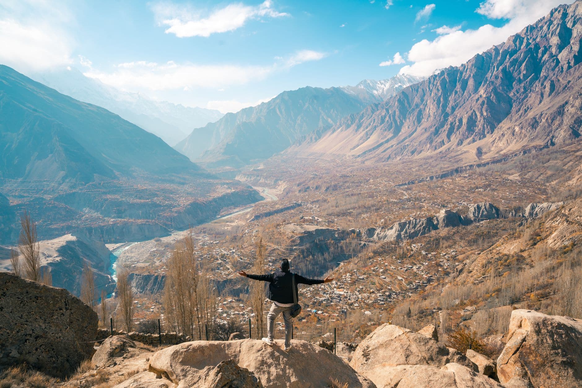 Pakistan Travel Guide: How to Navigate the Karakoram Highway and Historic Cities
