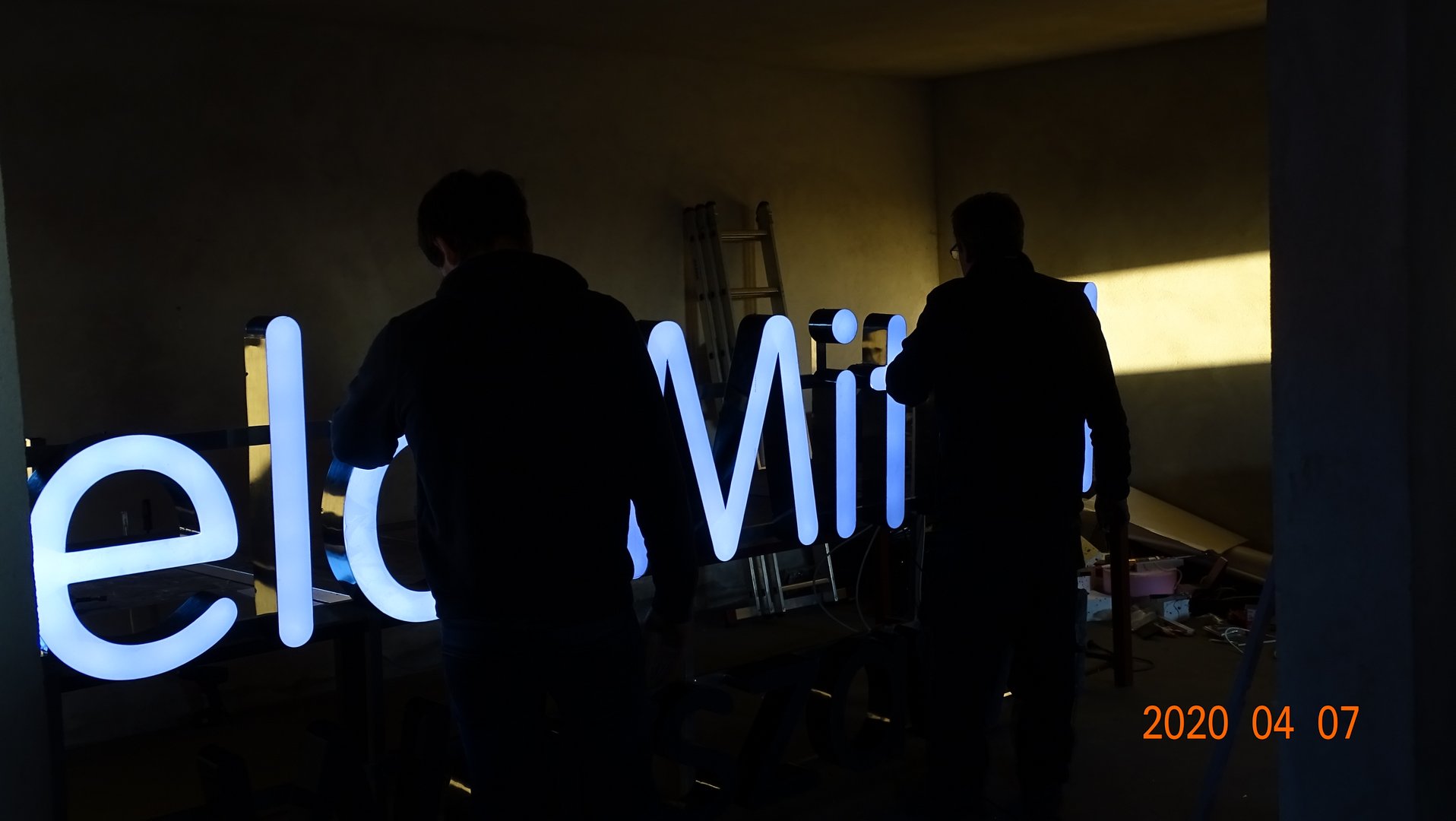 Reklama świetlna – Litery 3D i logo 3D podświetlane LED
