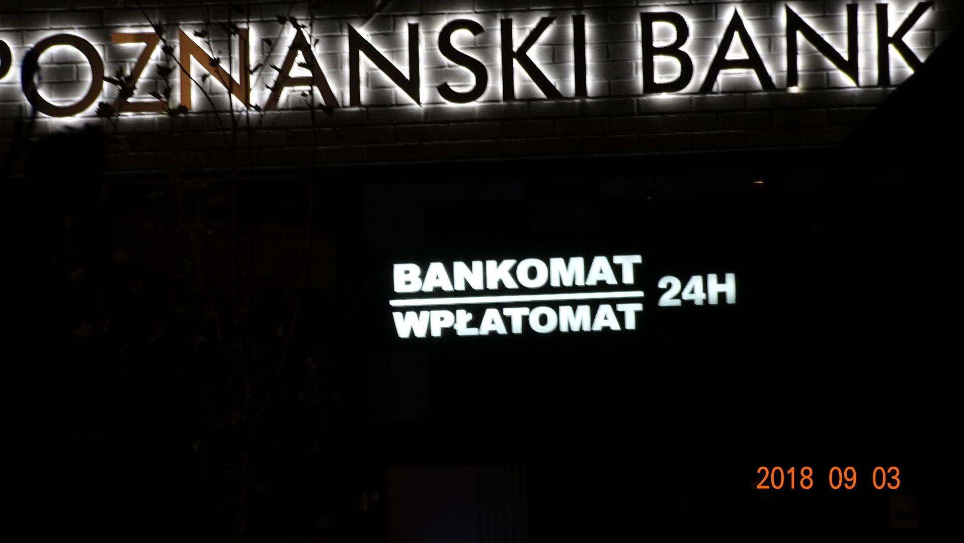 Kasetony reklamowe podświetlane LED: Poznański Bank SGB