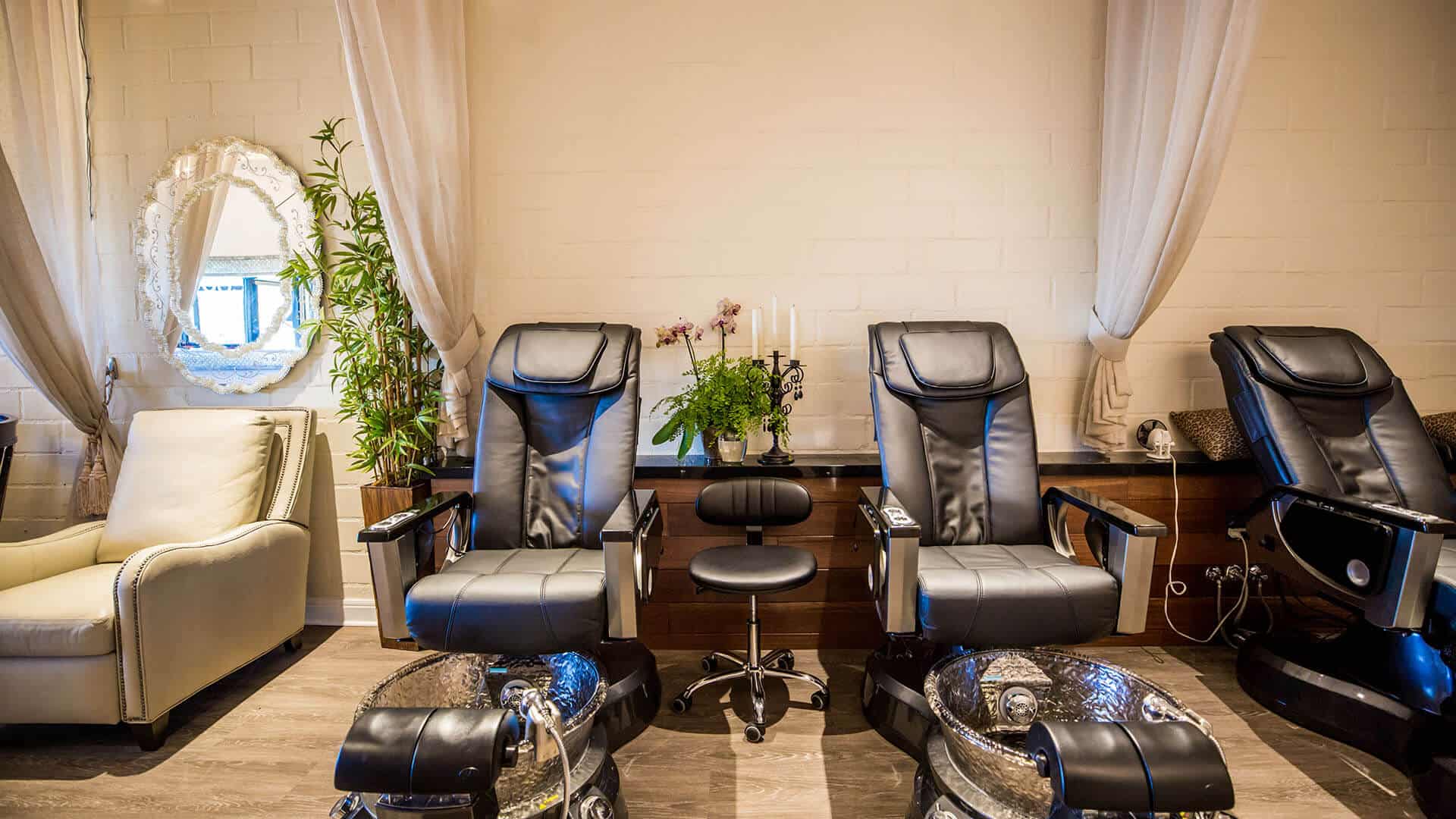 Photo of COCO nailboutique interior leather salon chairs