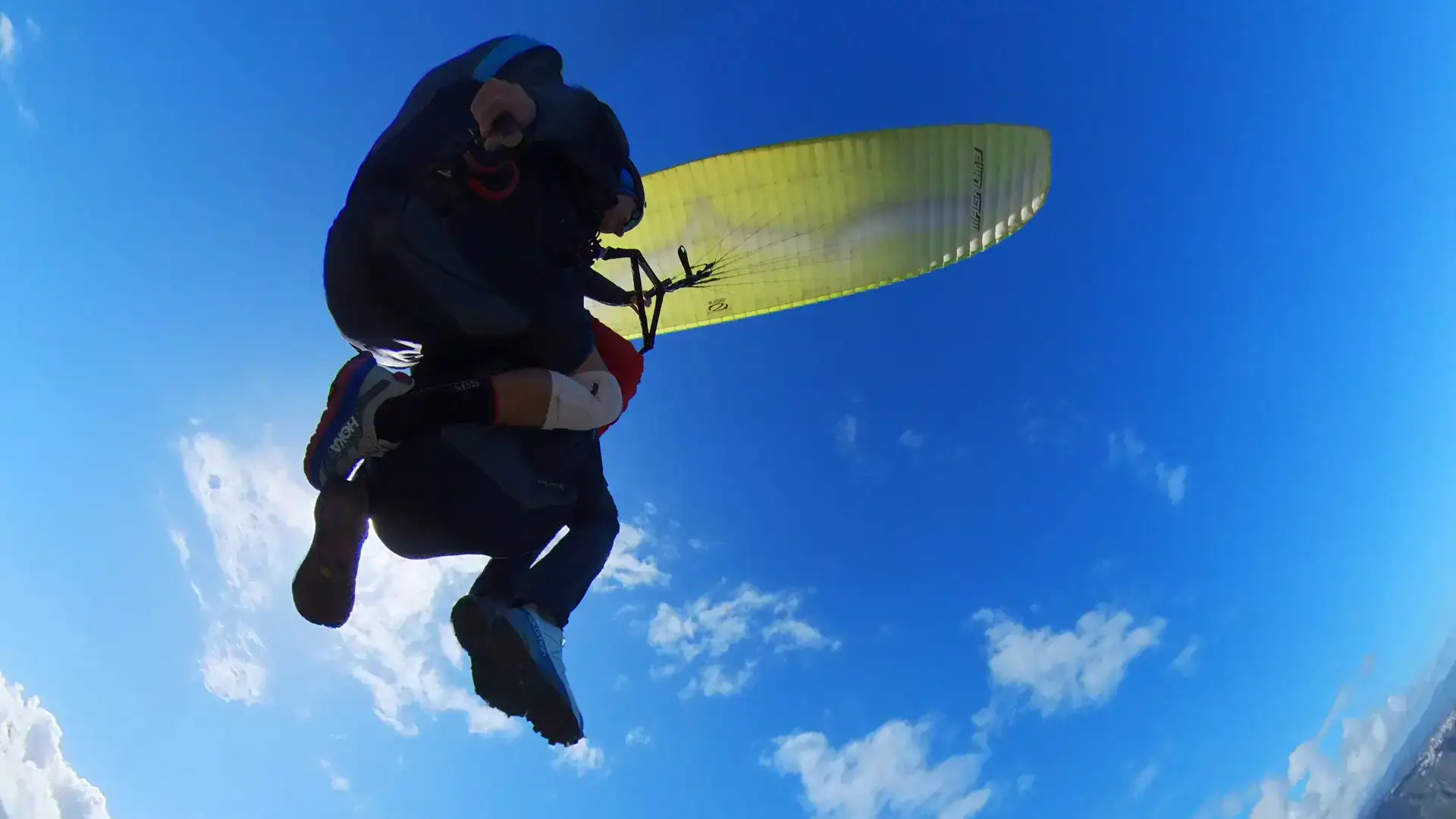 Vuelo seguro en parapente biplaza en Tenerife con Enminube