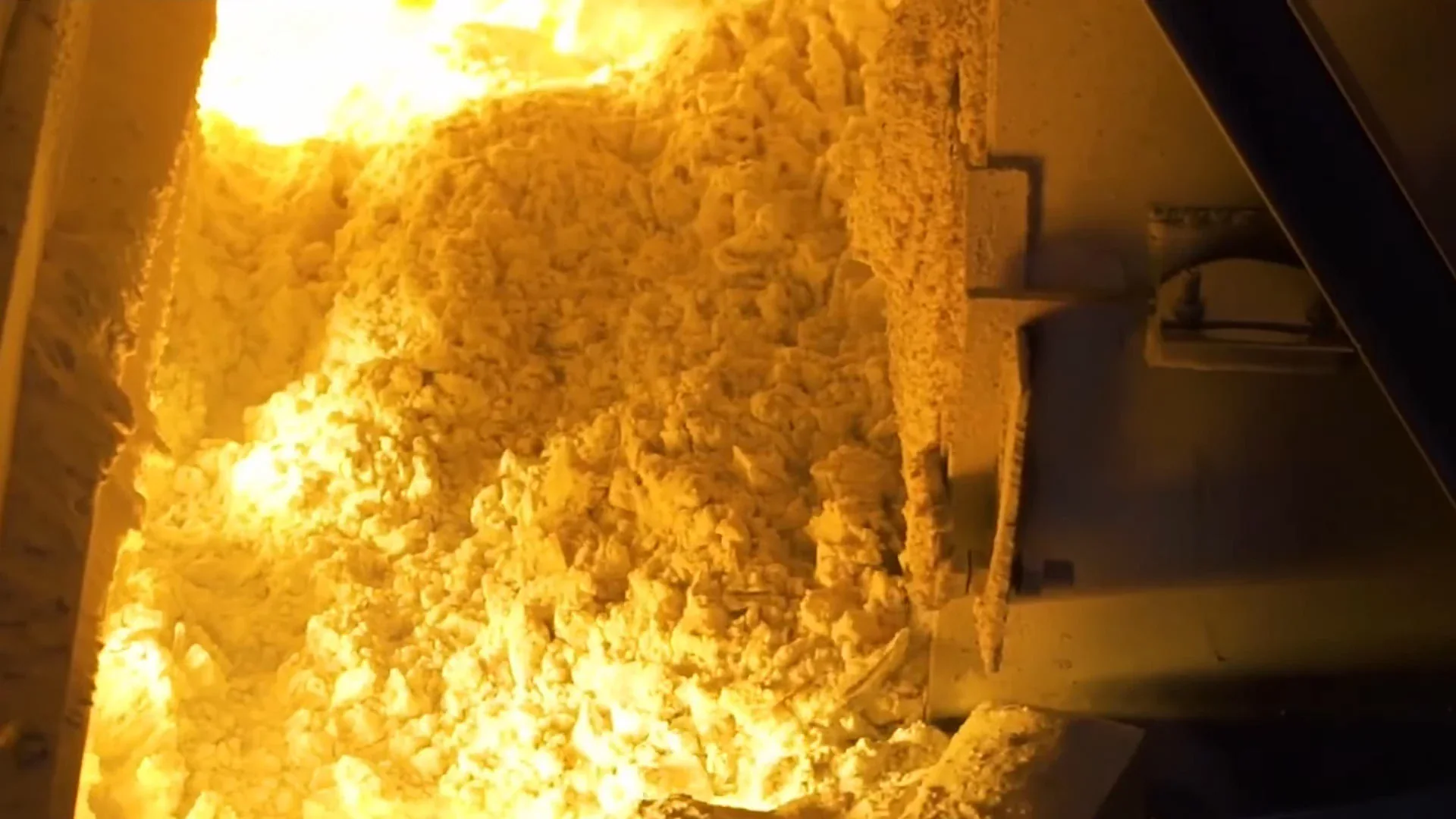 Melting 1500°C of Controlled Chaos