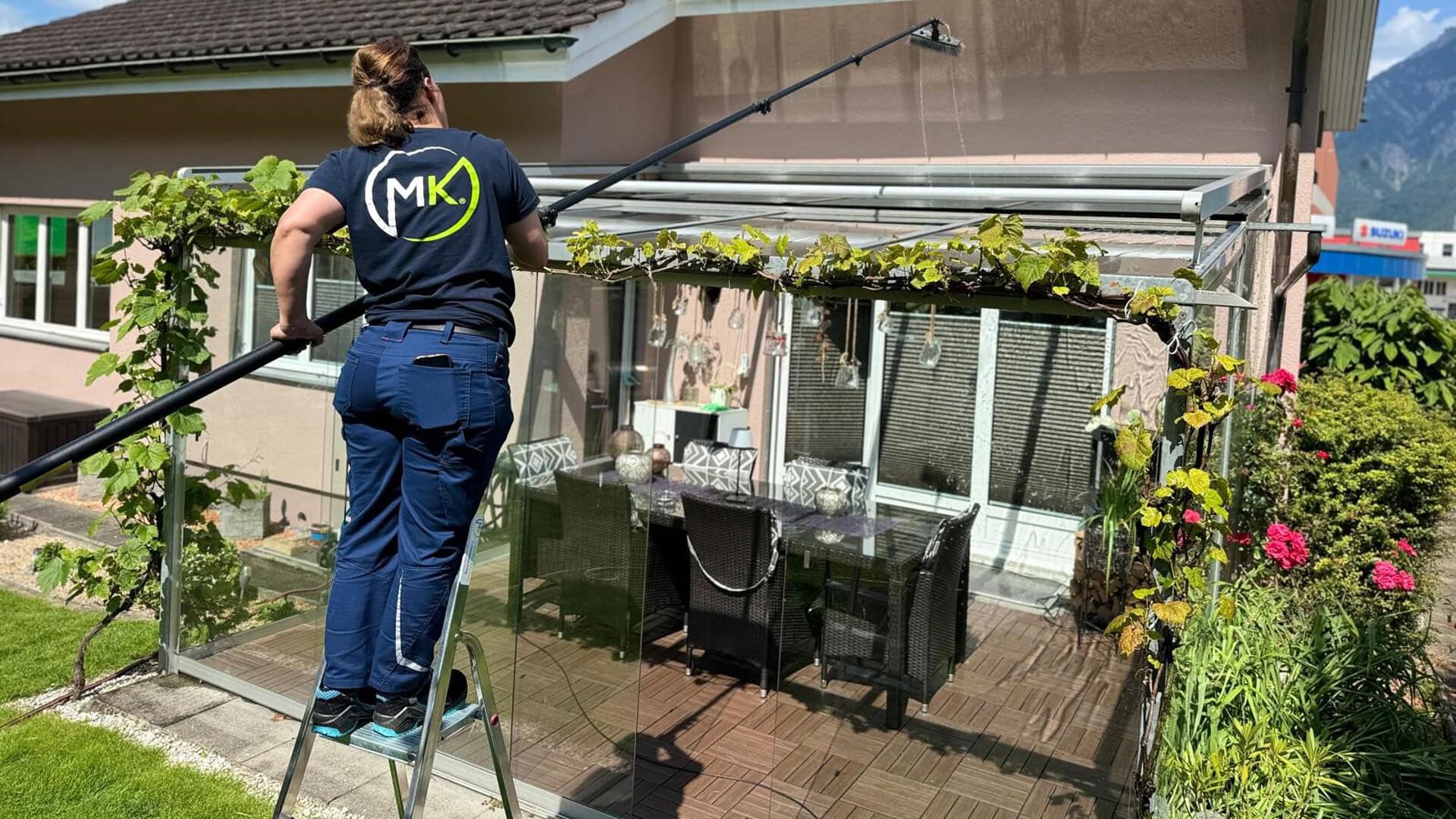Fachmännische Fensterreinigung für den perfekten Frühjahrsputz.