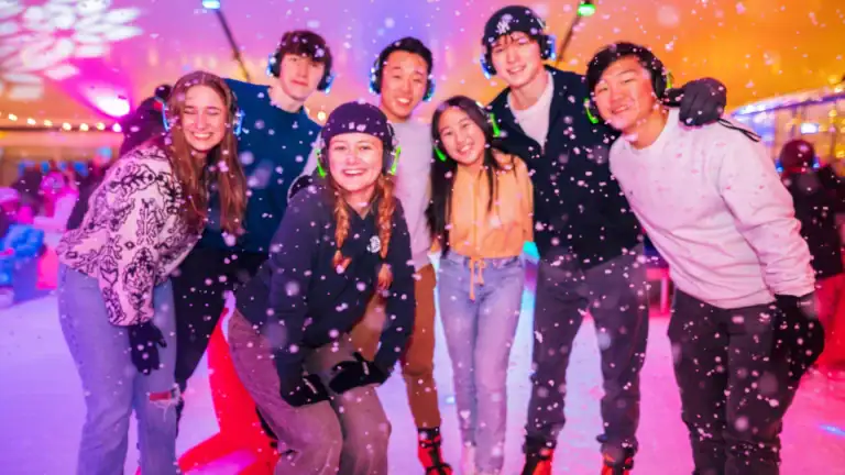 Silent disco op de schaatsbaan