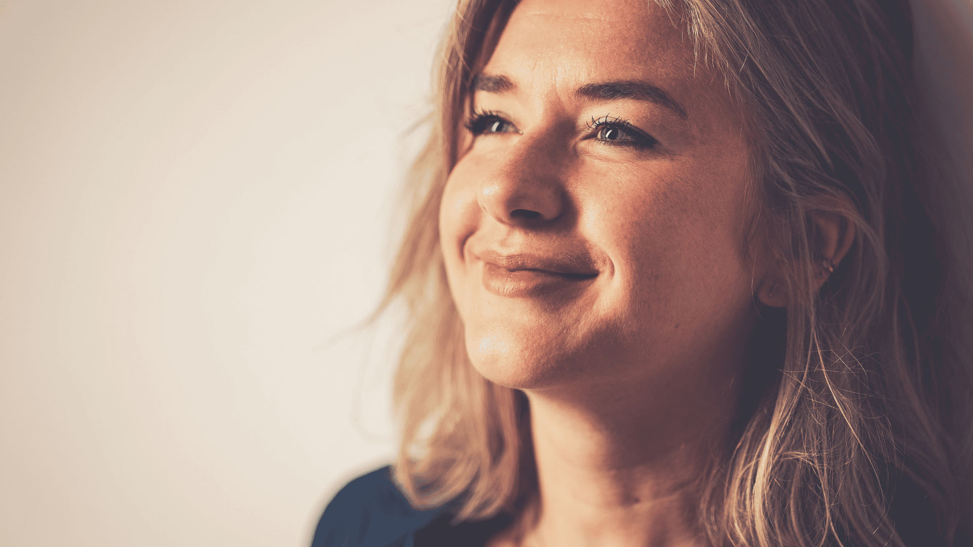 authentizitaets-coaching-fuer-frauen-janine-huenten-business-selbststaendigkeit-persoenliche-entwicklung-fuehrungskraefte (1) Janine Hünten, Authentizitäts-Coach für dein Business, Selbstständigkeit, Führungsrolle, Persönlichkeitsentwicklung.