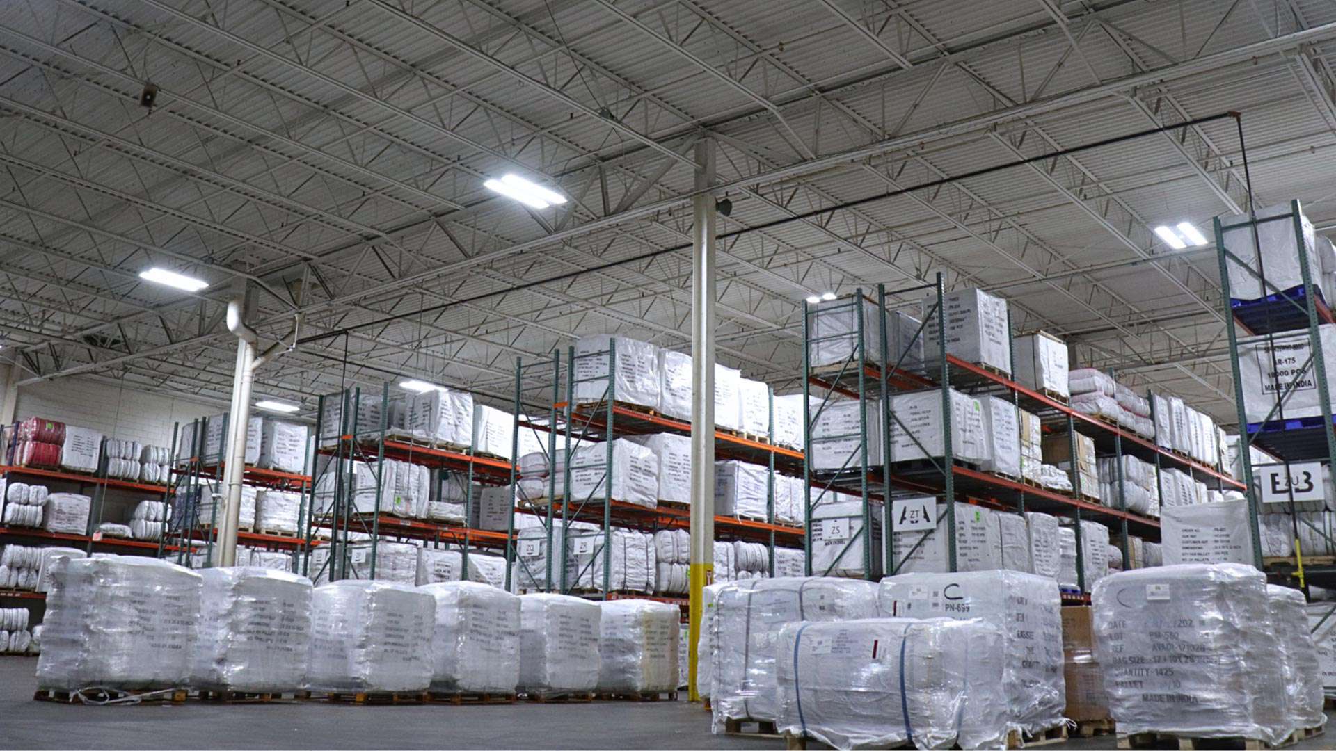 warehousing-hero-16x9