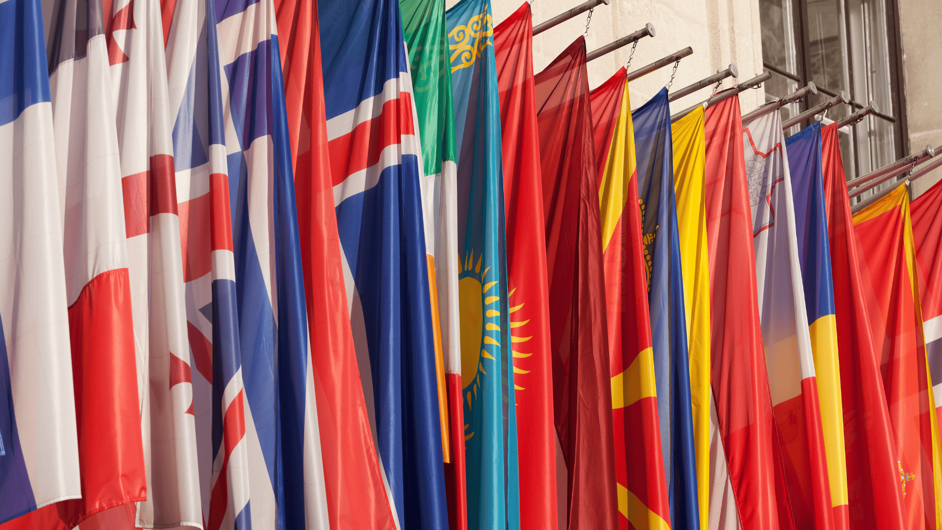 Veille sur le web : les défis de l’analyse de sentiment multilingue 