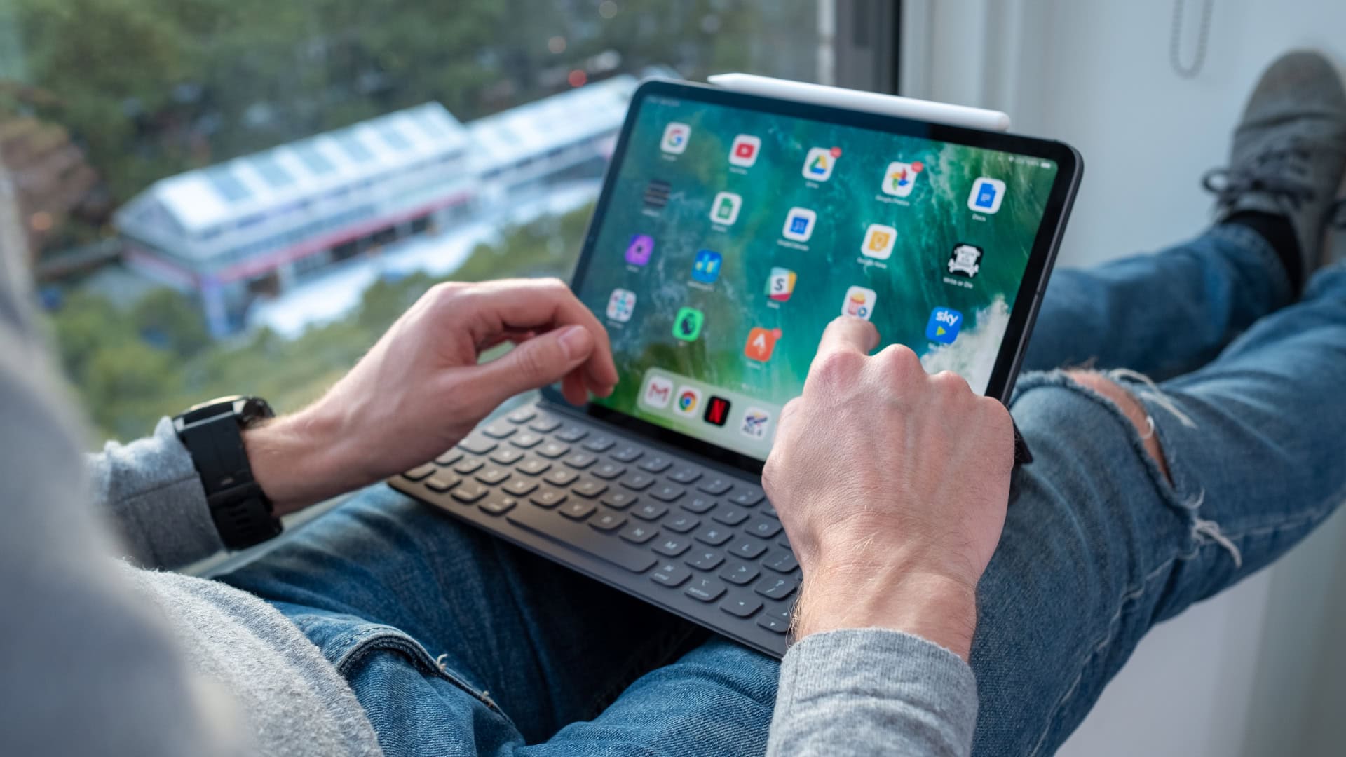 iPad Pro 2019, First iPad with No Button