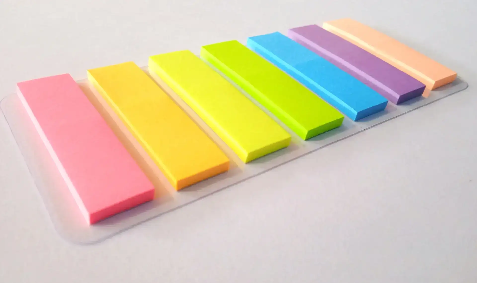 Note sticks in various colors