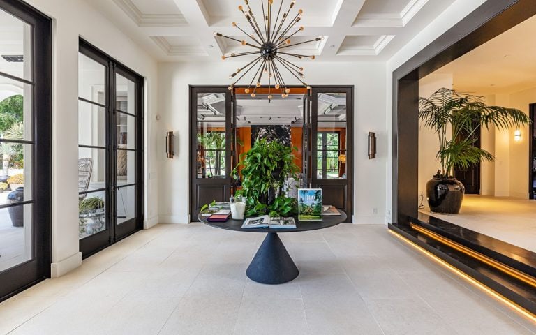 15 Celebrities With The Most Expensive Houses_14 15 celebrities with the most expensive houses 15 Celebrities With The Most Expensive Houses 15 Celebrities With The Most Expensive Houses 16 768x480