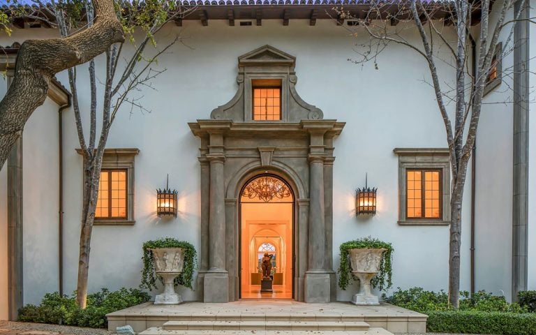 15 Celebrities With The Most Expensive Houses_12 15 celebrities with the most expensive houses 15 Celebrities With The Most Expensive Houses 15 Celebrities With The Most Expensive Houses 2 768x480