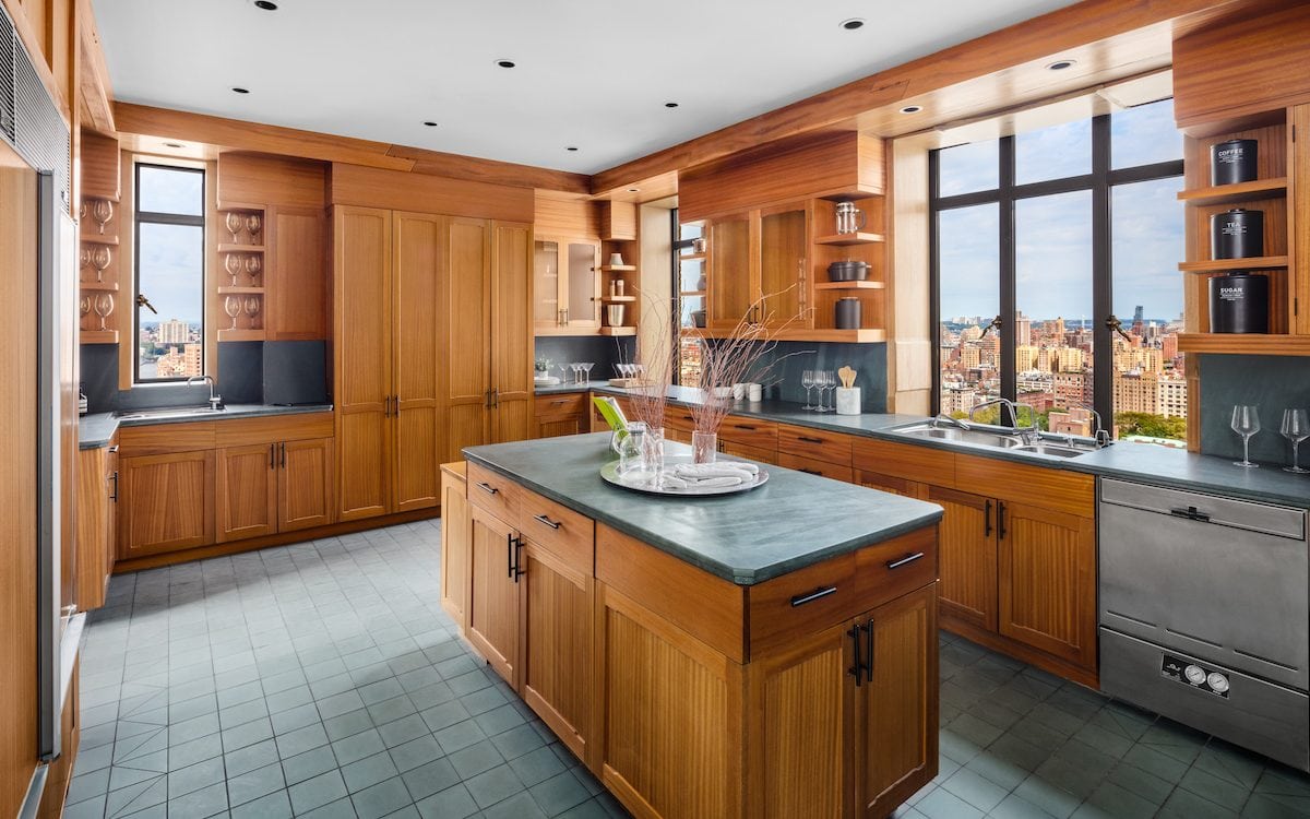 15 Celebrities With The Most Expensive Houses_28 15 celebrities with the most expensive houses 15 Celebrities With The Most Expensive Houses 15 Celebrities With The Most Expensive Houses 24 1200x750