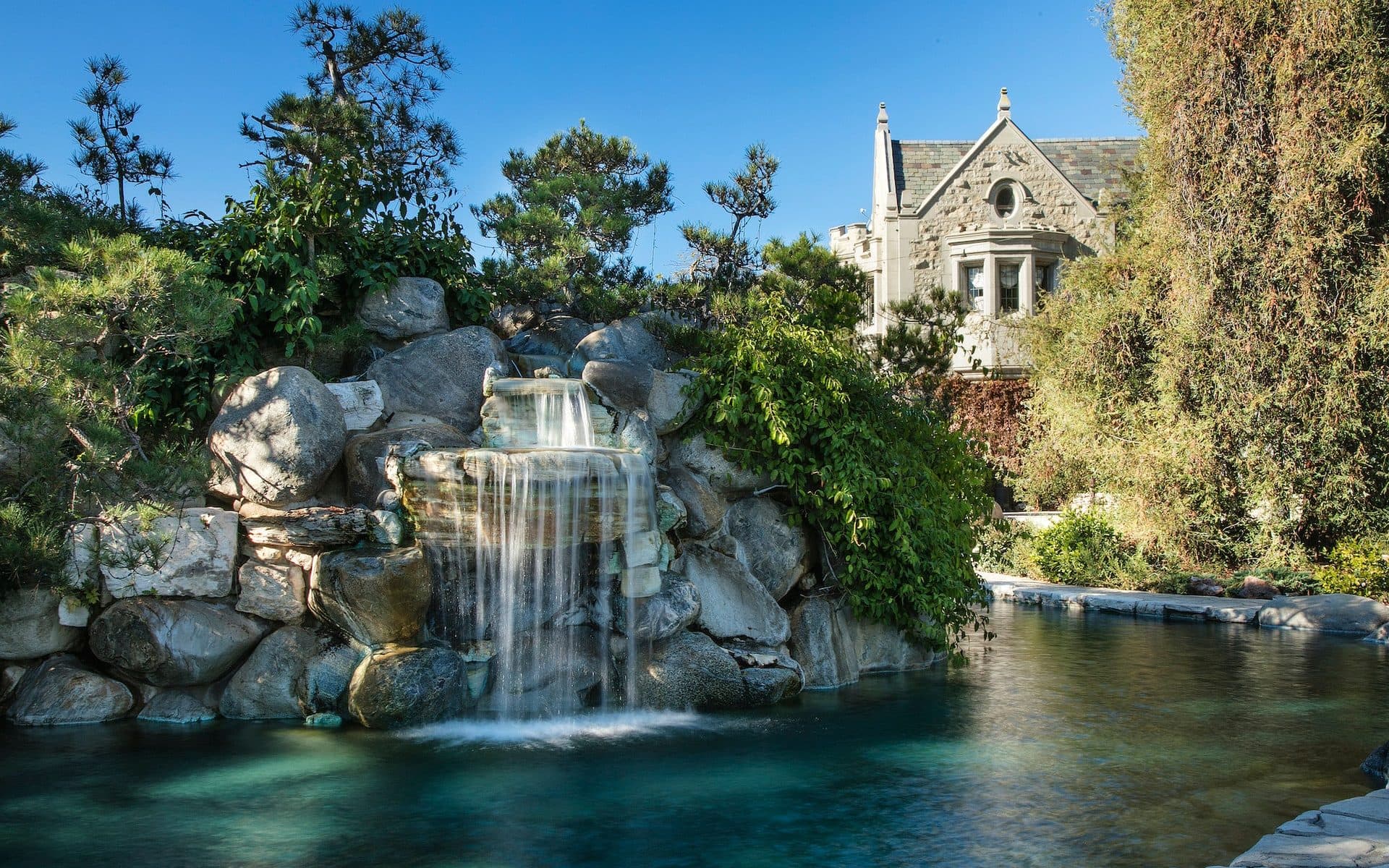 15 Celebrities With The Most Expensive Houses_7 15 celebrities with the most expensive houses 15 Celebrities With The Most Expensive Houses 15 Celebrities With The Most Expensive Houses 6 1 1920x1200