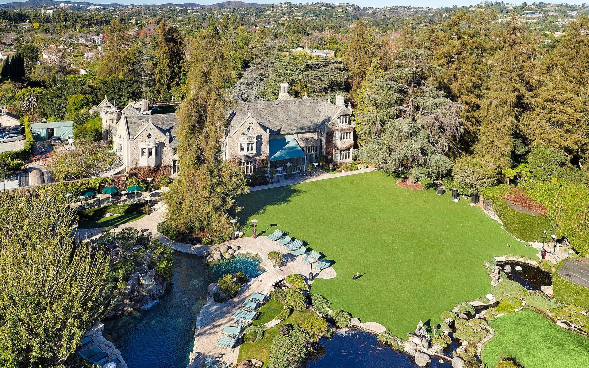 15 Celebrities With The Most Expensive Houses_7 15 celebrities with the most expensive houses 15 Celebrities With The Most Expensive Houses 15 Celebrities With The Most Expensive Houses 7 1 1920x1200