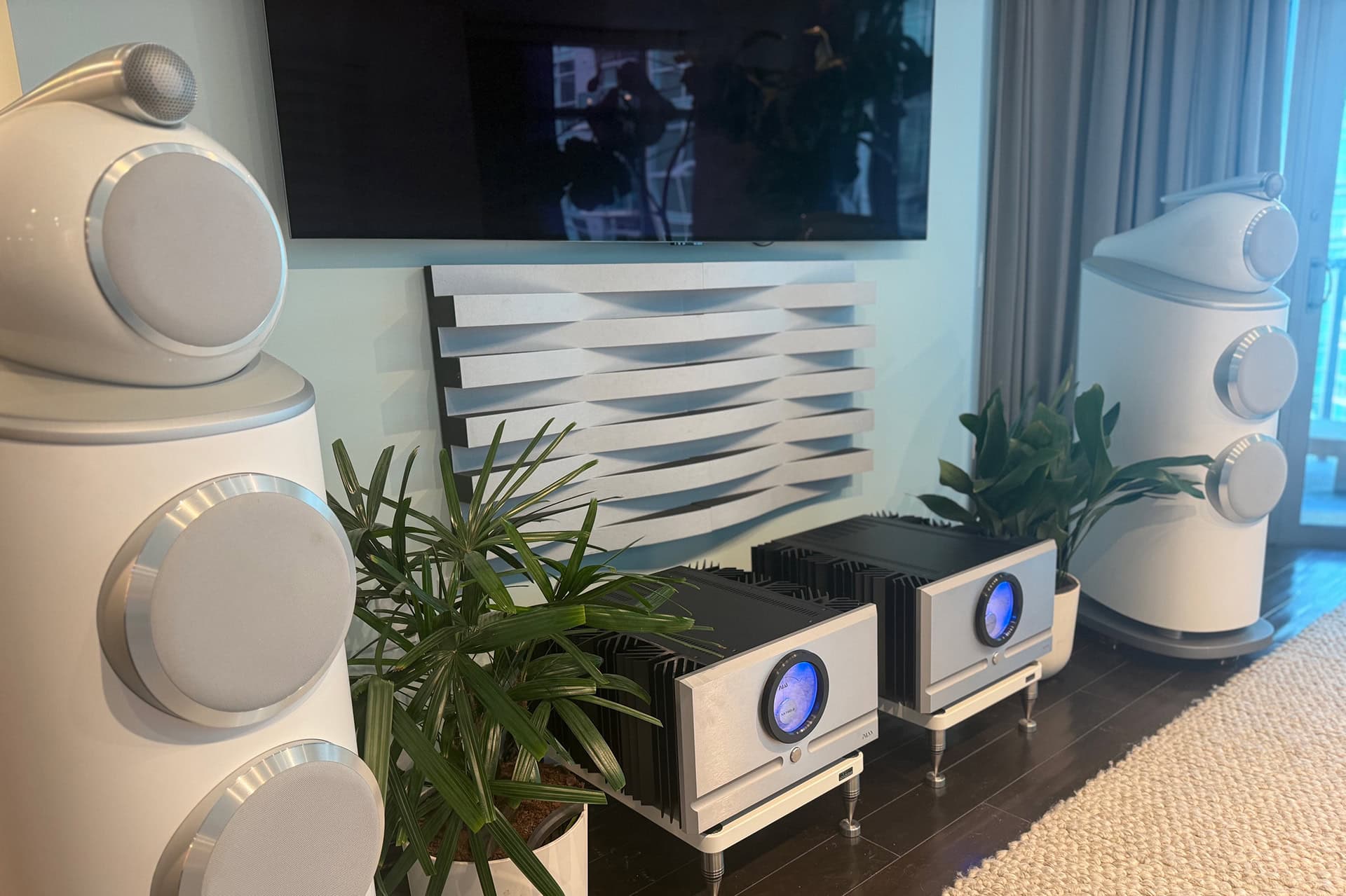 It Turns Out That Women Actually LOVE Audiophile Systems 
