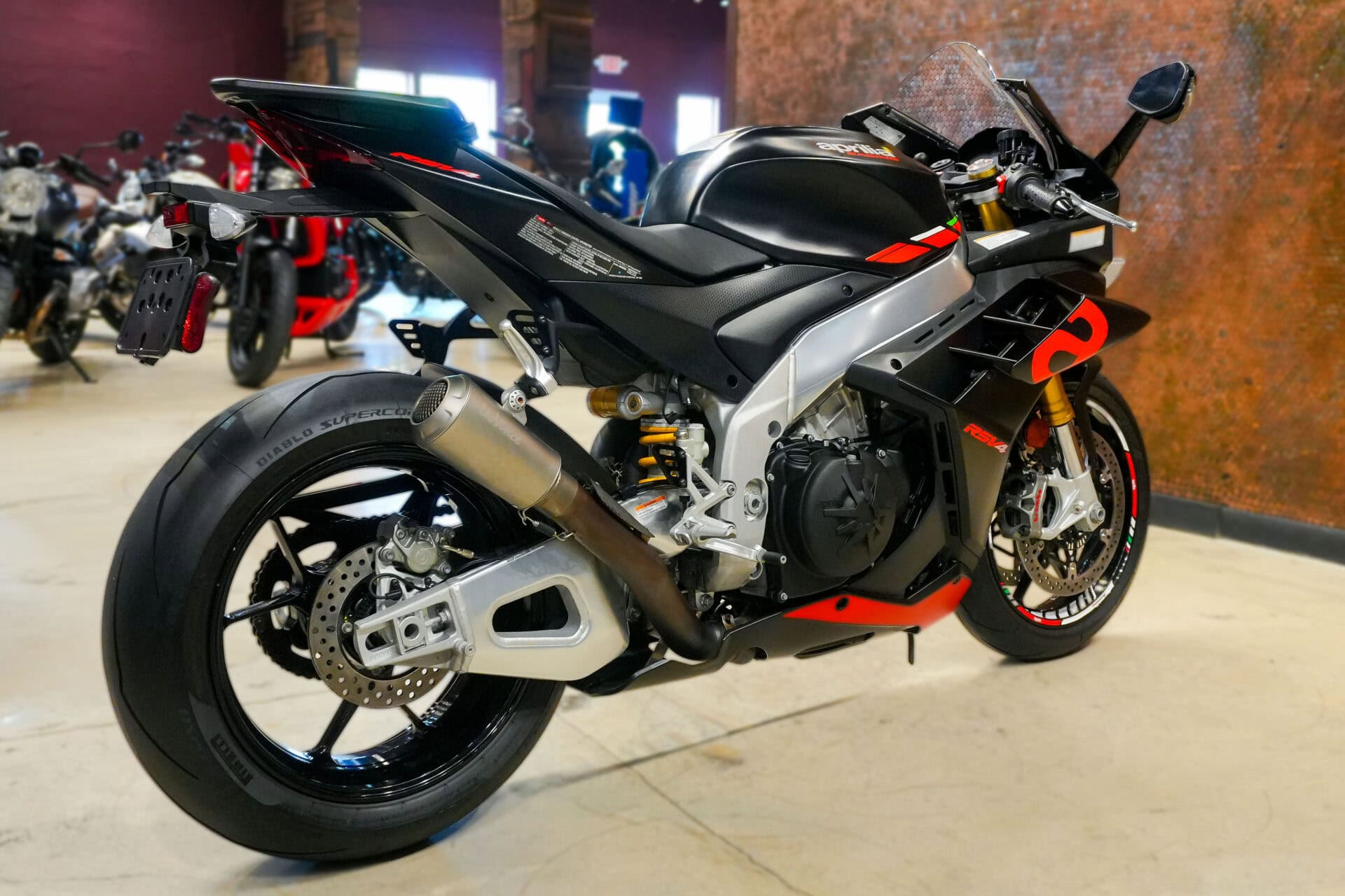 2023 APRILIA RSV4