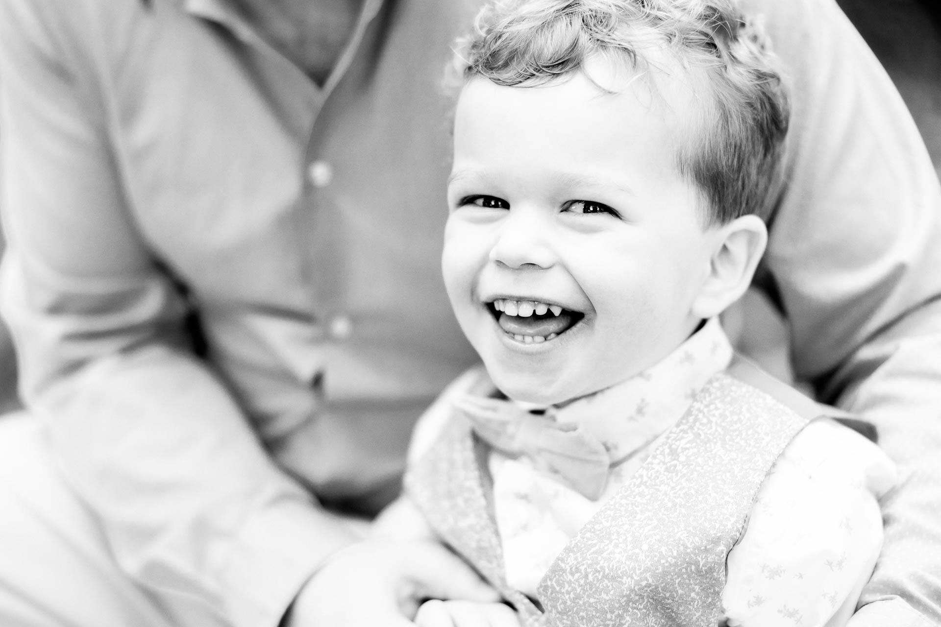 roe green worsley family photographer for mini family photoshoot sessions