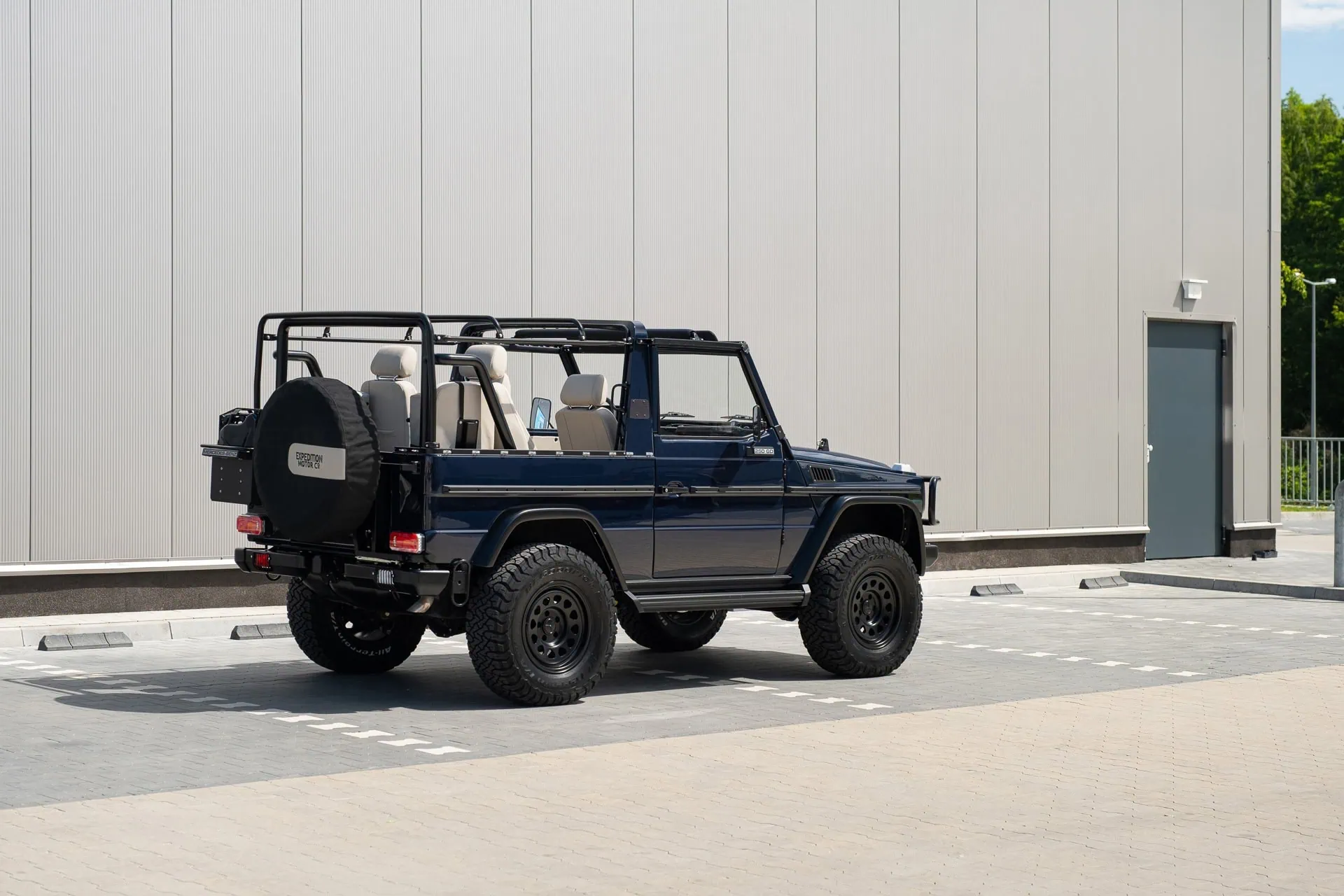 Mercedes equipped with OM606 engine