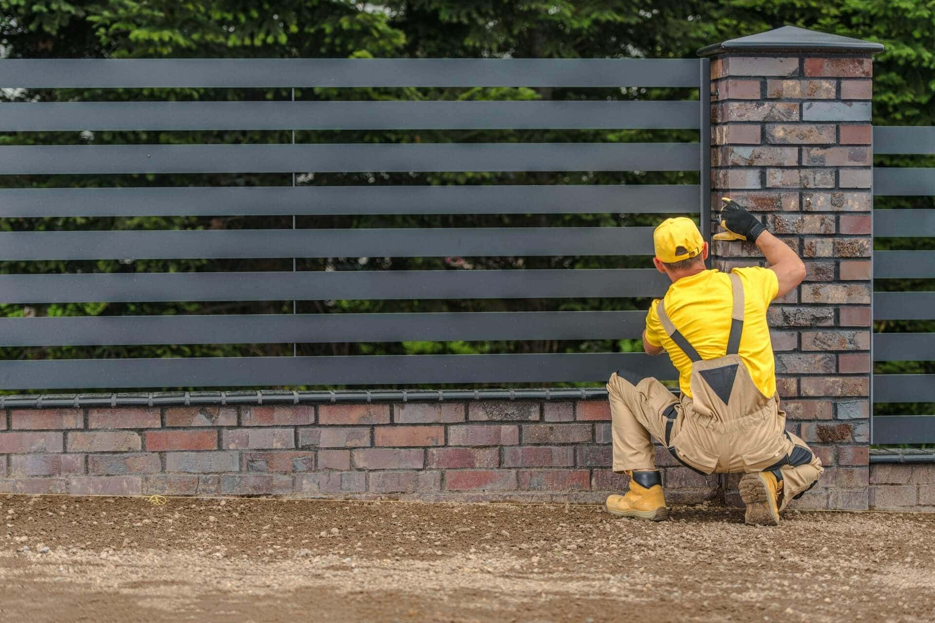 Choosing the Right Fencing for Home Security and Style