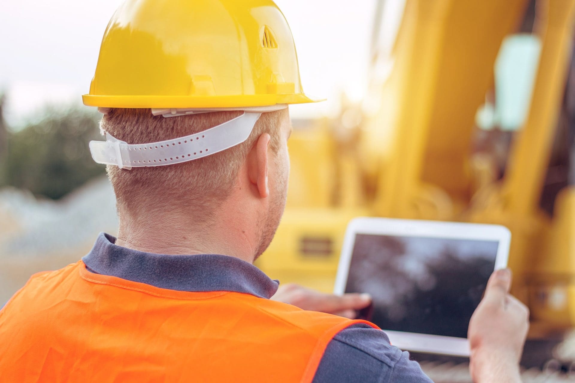 LANA Asset Tracking Platform - Track and Monitor Construction Equipment, Trucking Chassis, Trailers, Bins, Containers, Intermodal, powered and non powered assets.