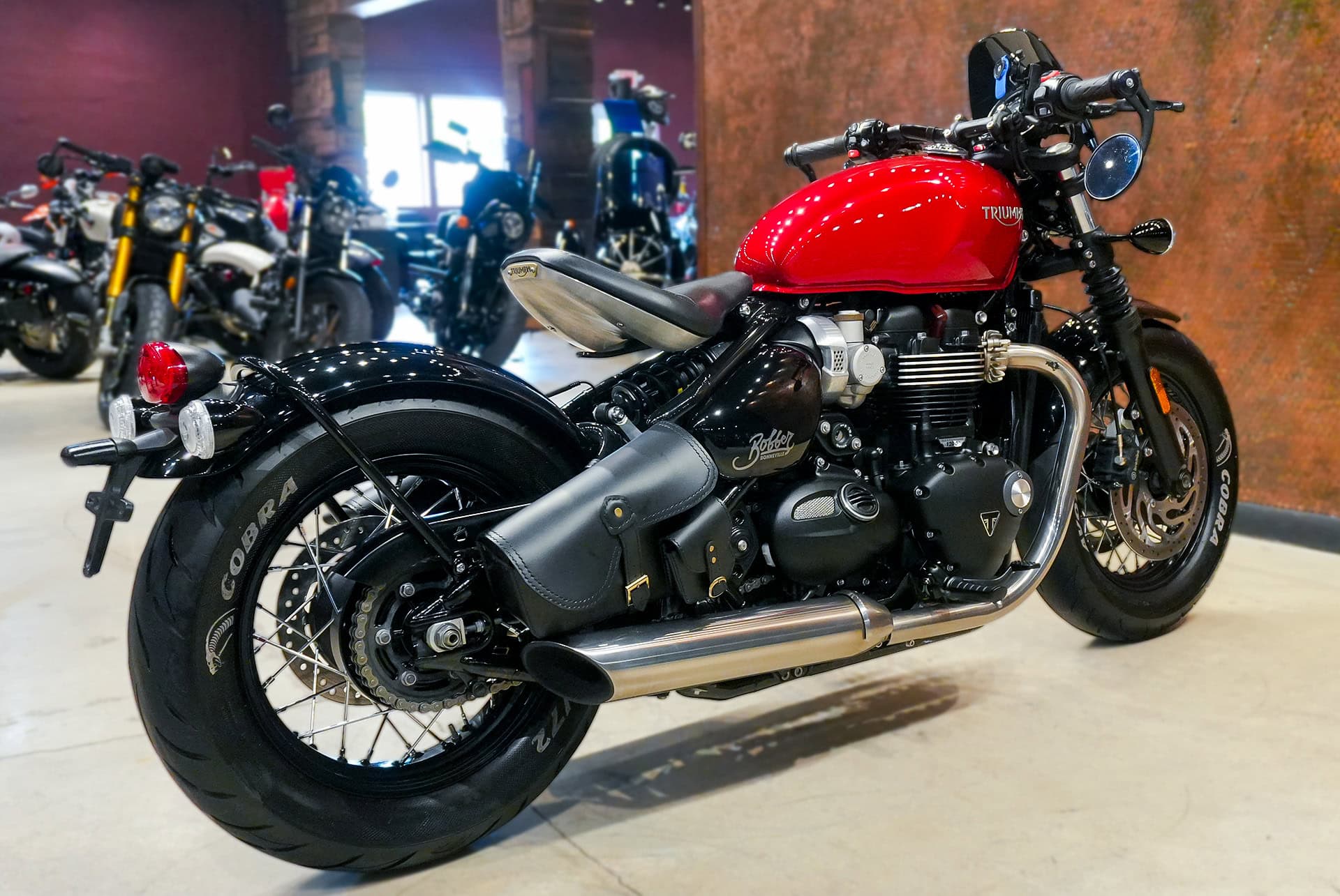 2023 TRIUMPH BONEVILLE BOBBER