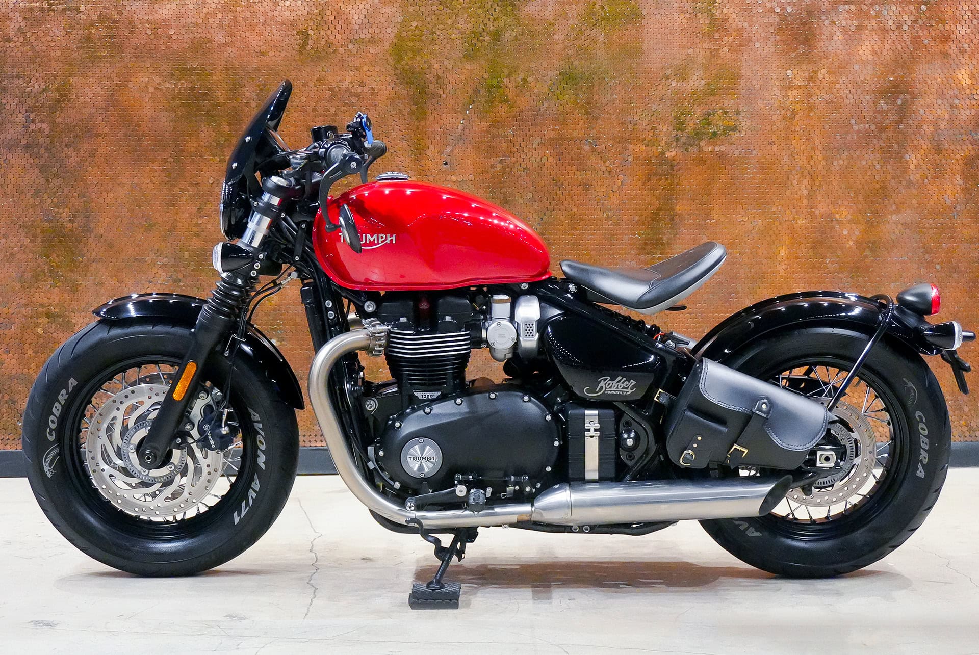 2023 TRIUMPH BONEVILLE BOBBER