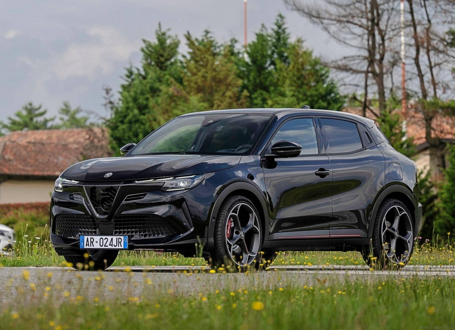 Alfa Romeo Junior 280 Veloce in black