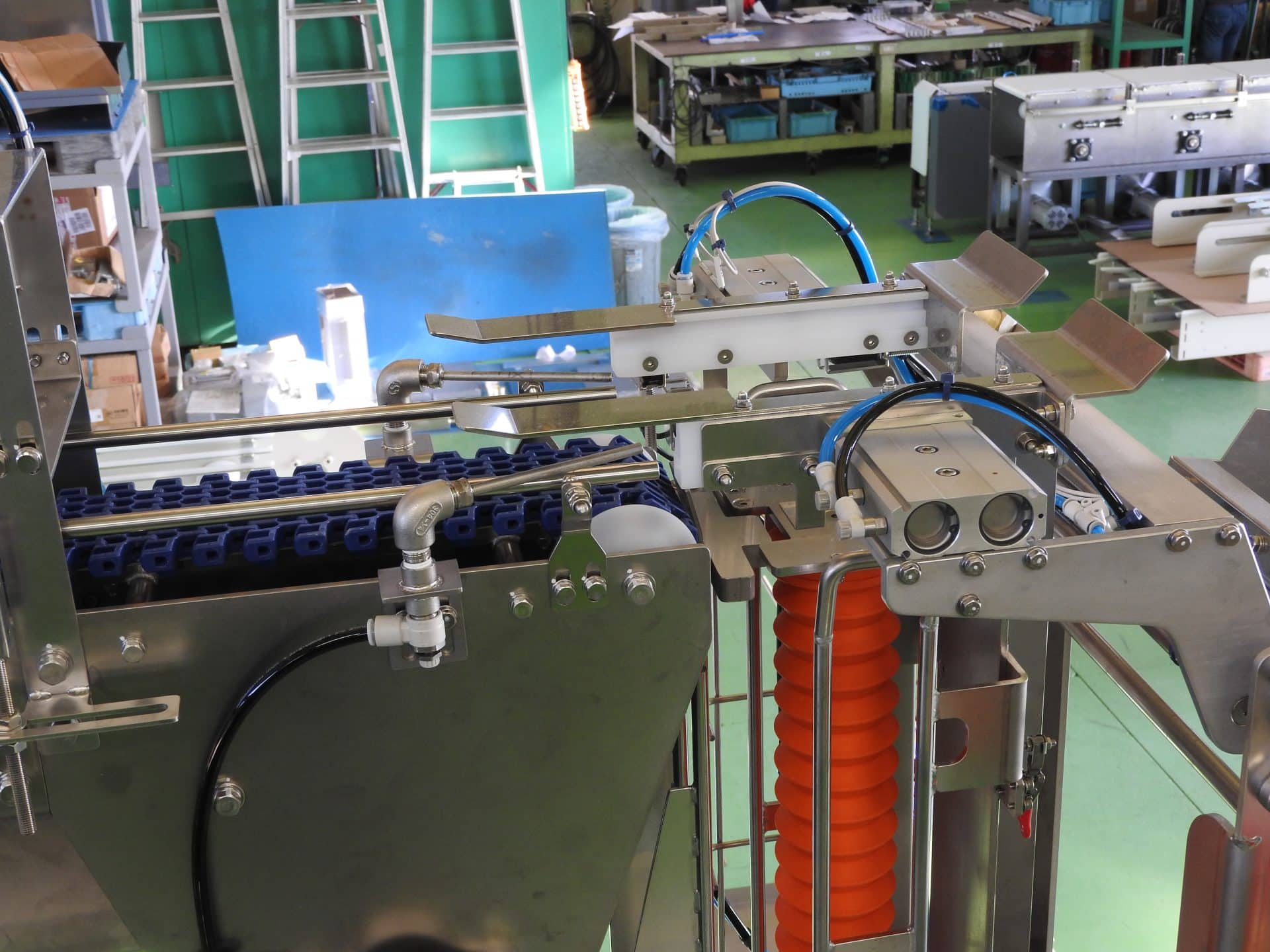 トレー回収装置