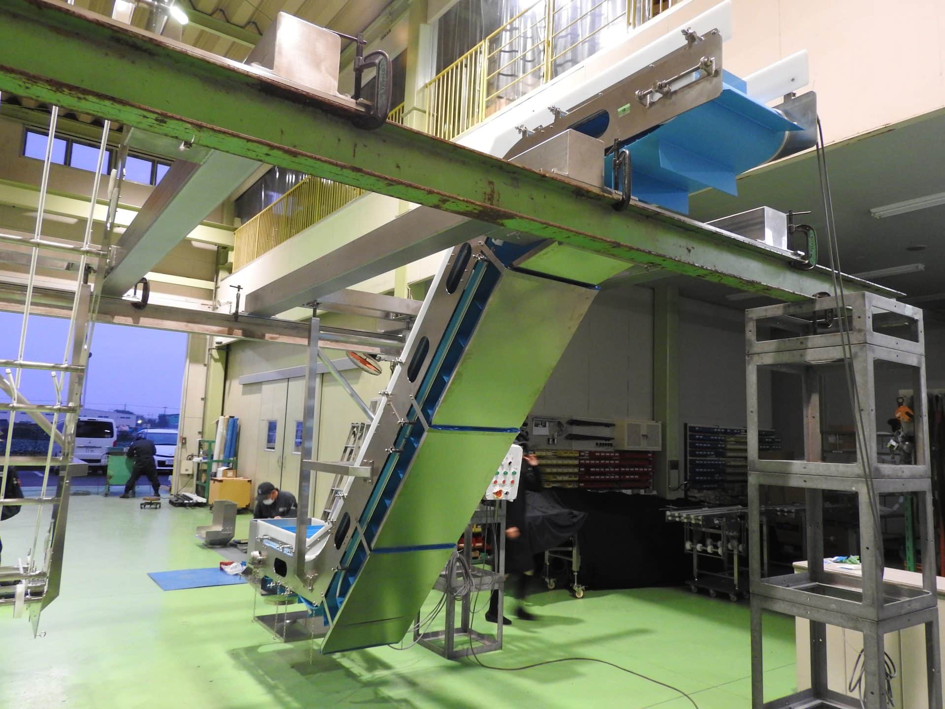 STDデクラインコンベア裏側