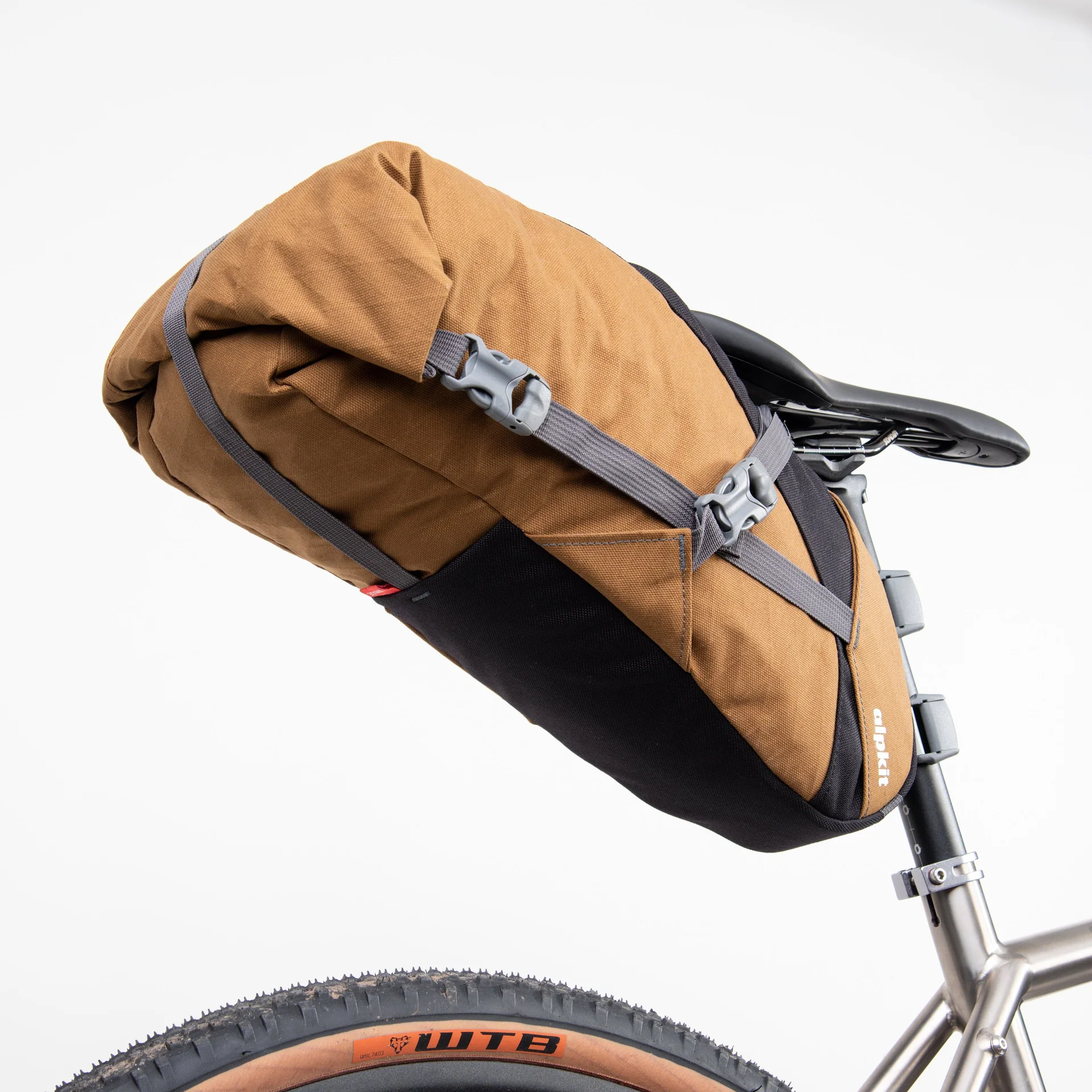 sacoche_selle_alpkit_koaola_13_details_ultra_bikepacking_gravel