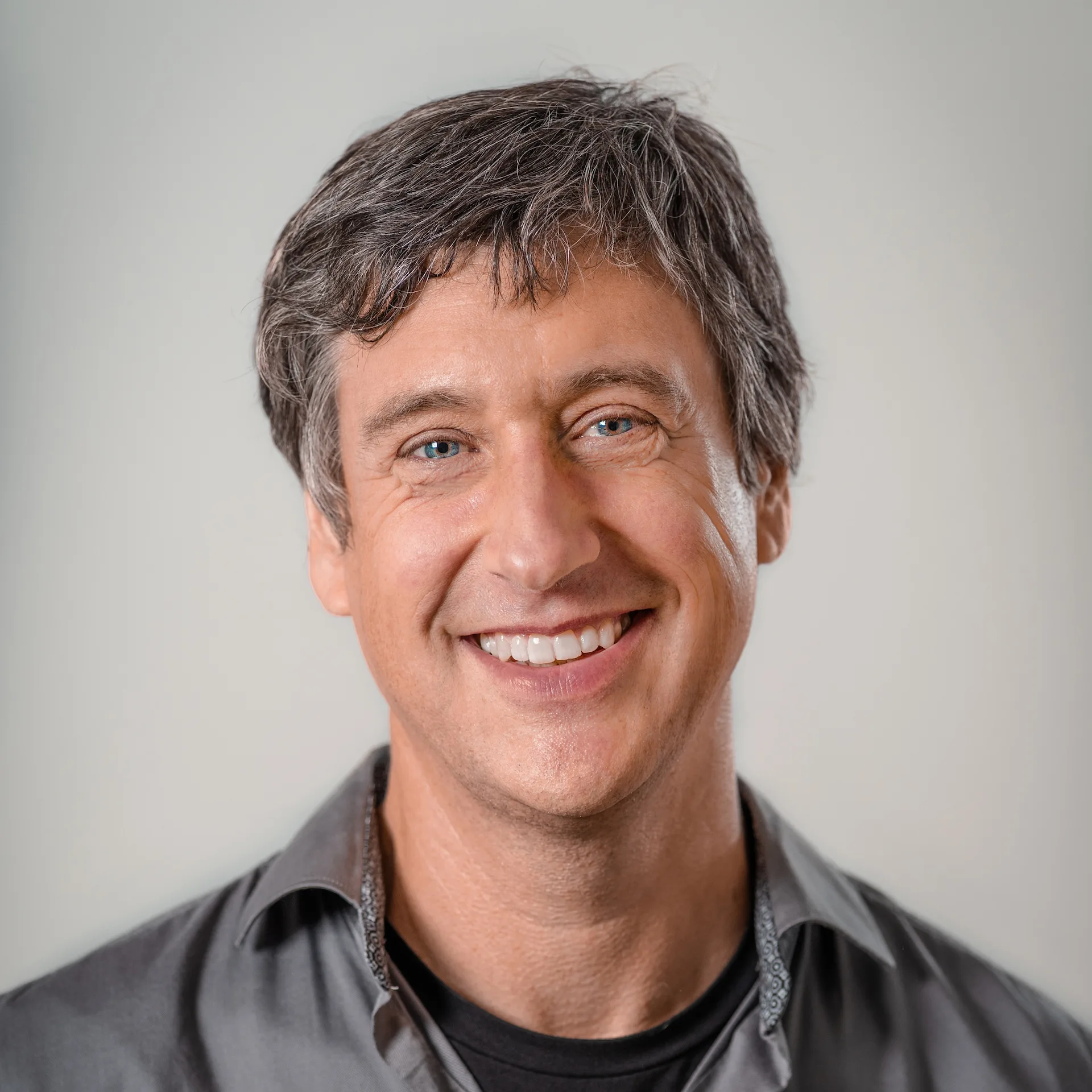 Portrait von Valentin Fastabend, Heilpraktiker und Osteopath in Berlin Friedrichshain