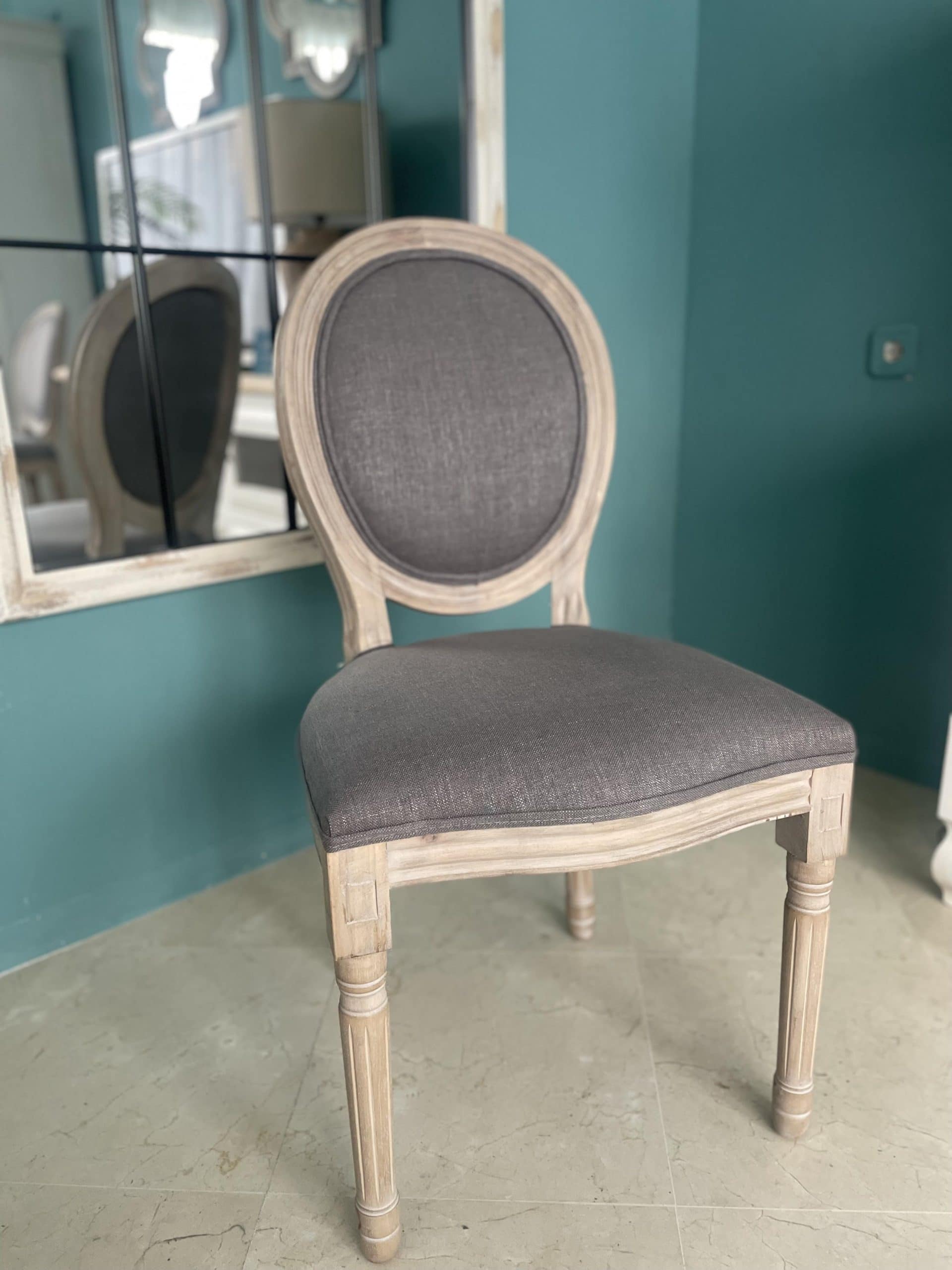 Silla gris