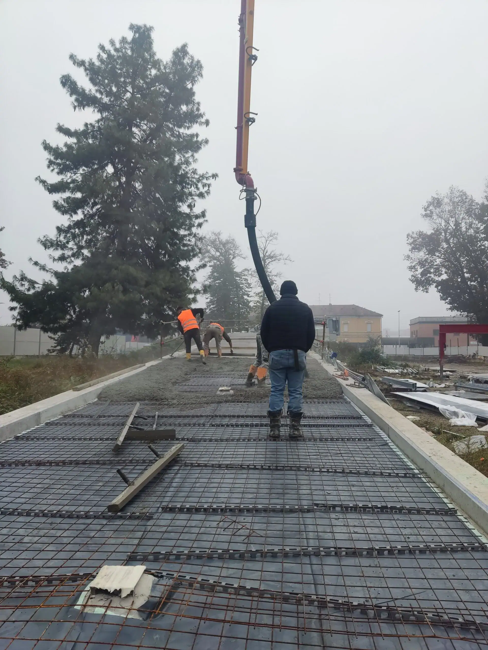 Posa calcestruzzo strutturale passerella ciclopedonale stazione M4 San Cristoforo Milano — via Martinelli Ronchetto sul Naviglio