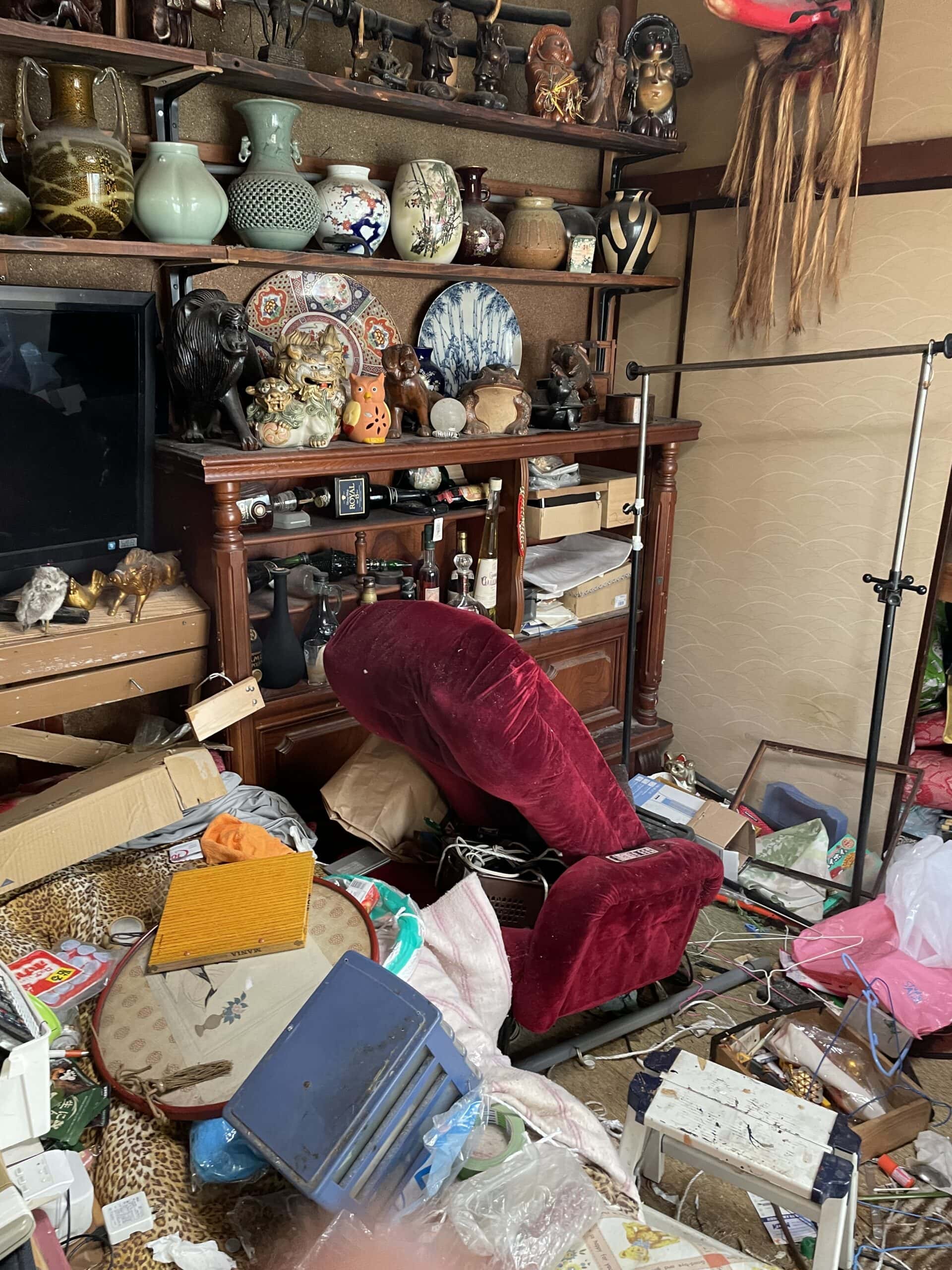 遺品整理で探し物を見つけます。