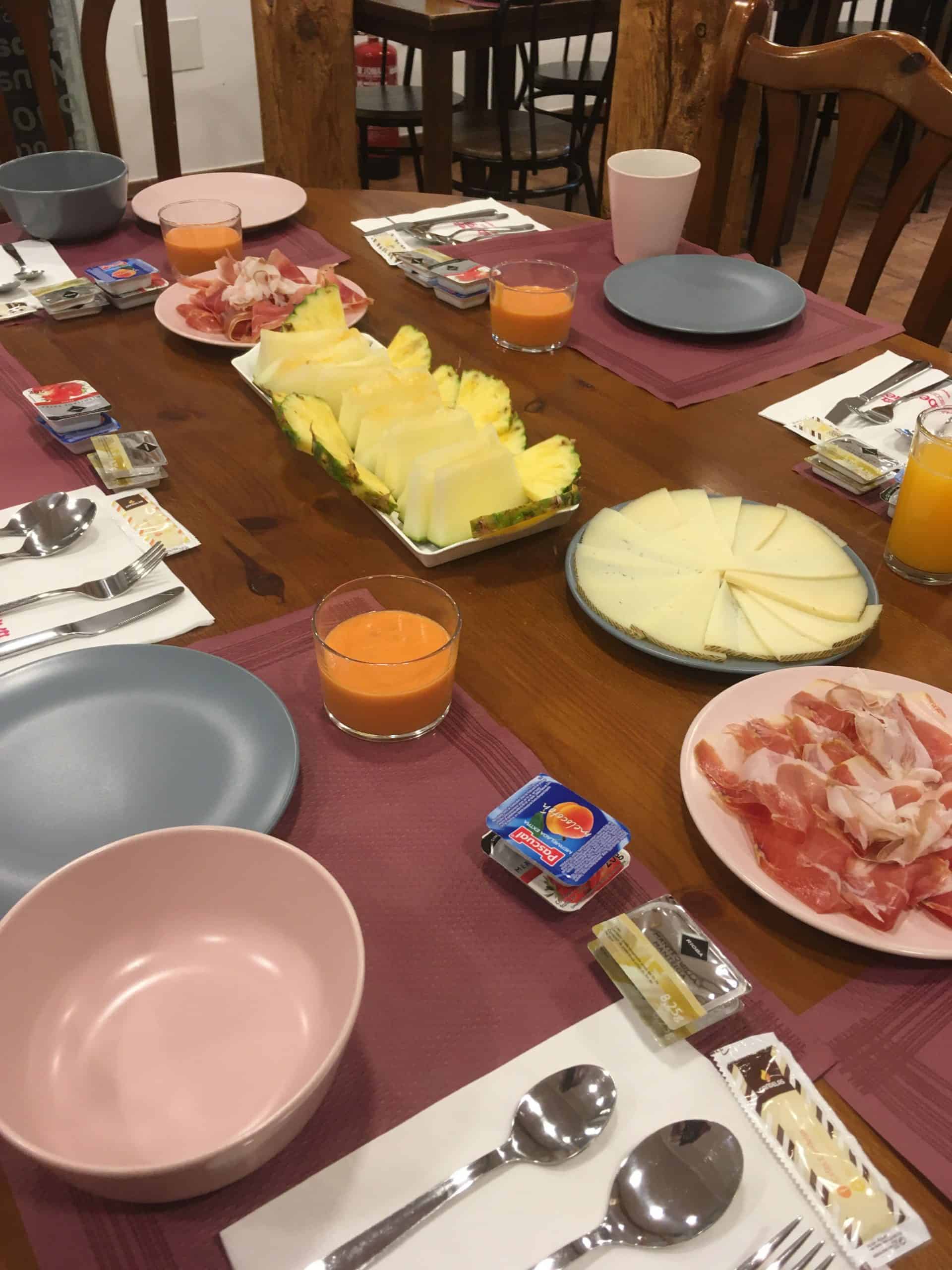desayuno-especial-elalberguedesiguenza