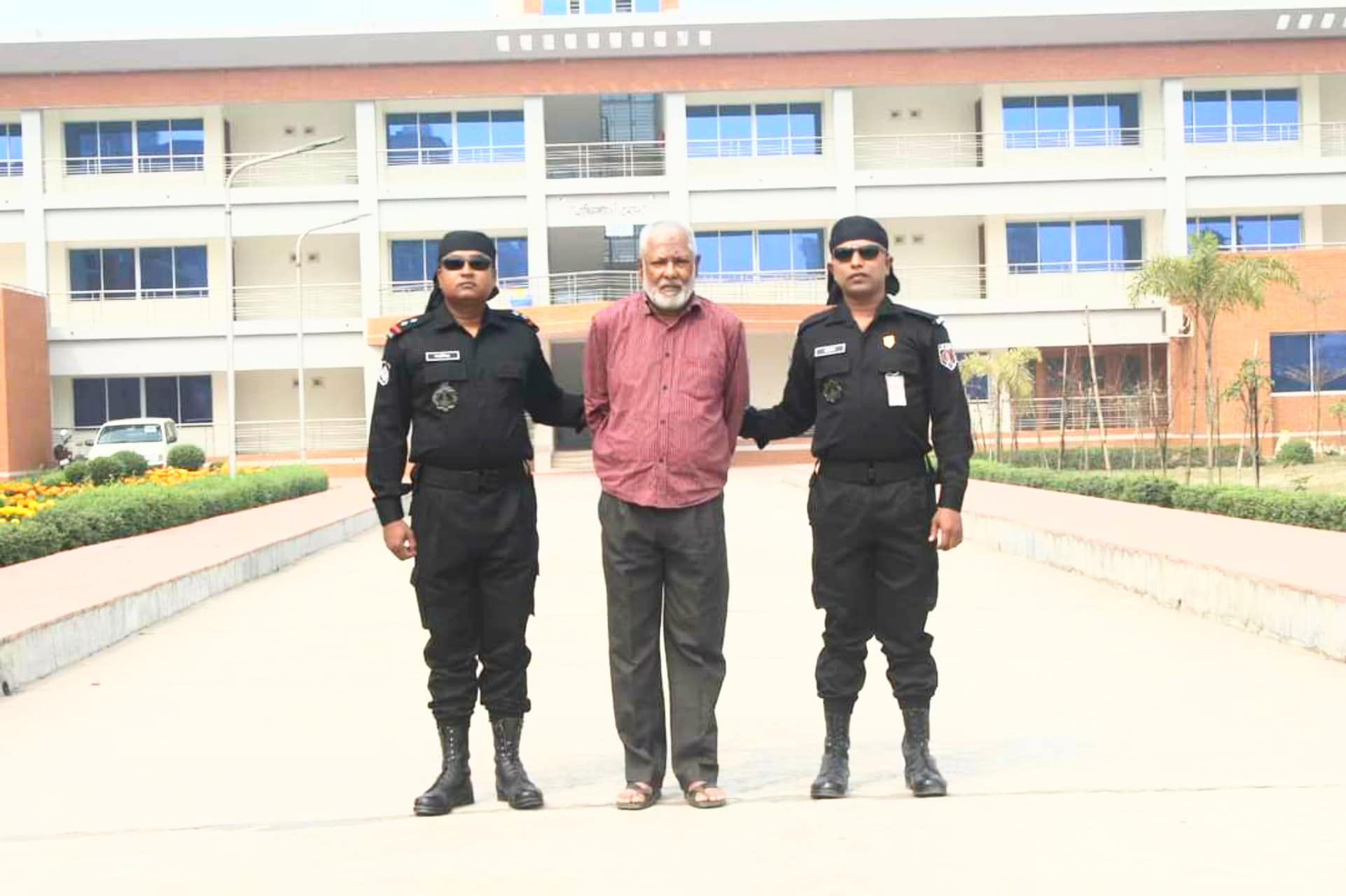 ময়মনসিংহে মানবতাবিরোধী অপরাধে মৃত্যুদণ্ডাদেশপ্রাপ্ত ১ আসামী গ্রেফতার