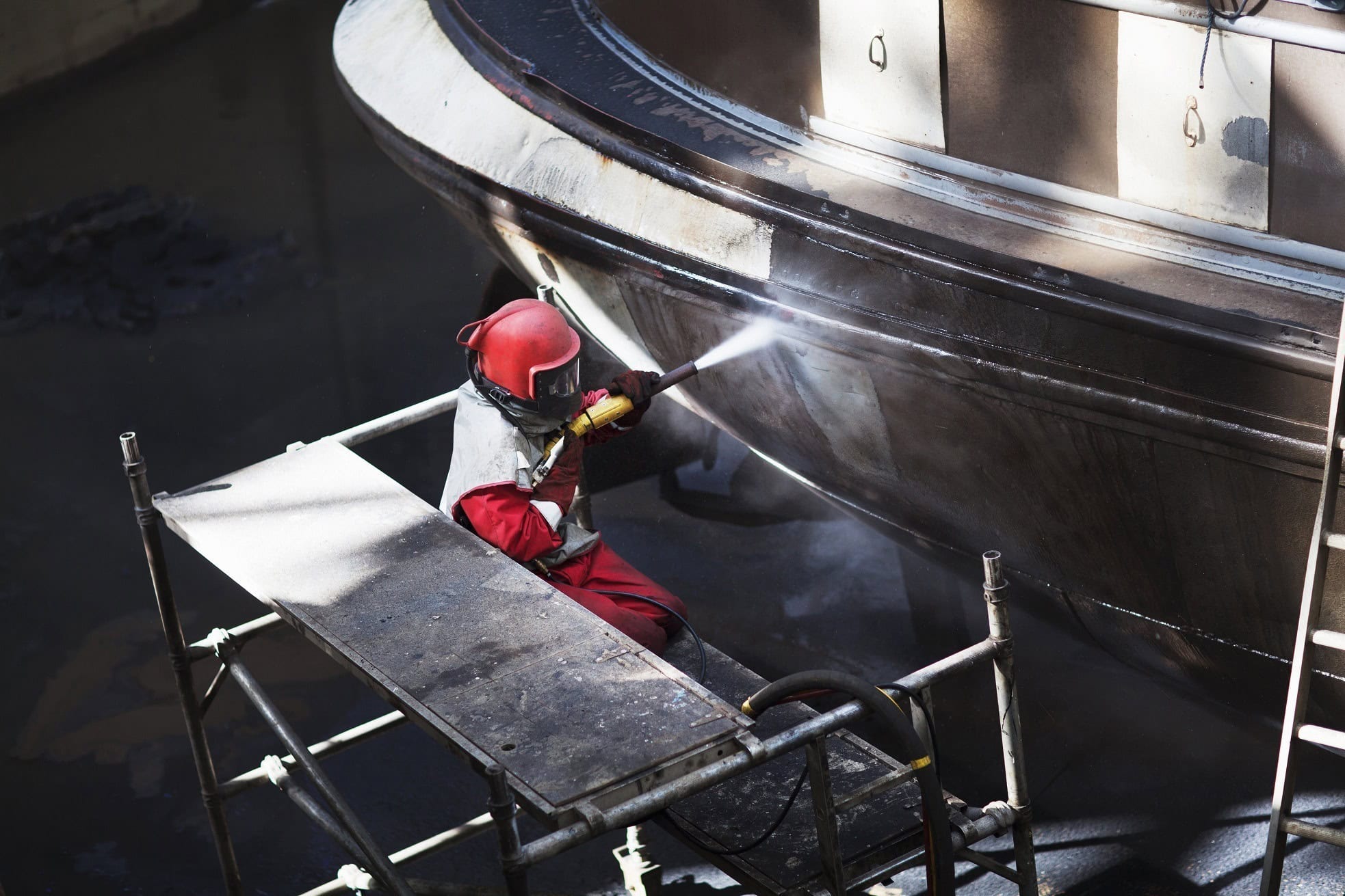 Professional Bottom Hull Cleaning Services