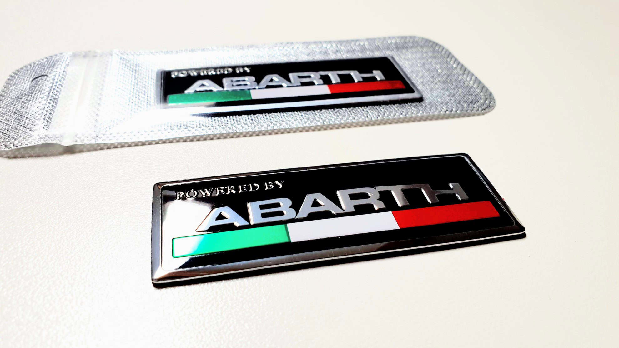 Targhetta Powered by Abarth v.2