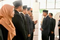 Bey Machmudin mereka yang sudah dilantik untuk menjunjung integritas, profesionalisme, serta memiliki kompetensi yang tinggi. Foto.Dok. Jabarprov