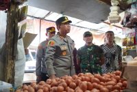 Kunjungi Pasar Cikurubuk, Kapolda Jabar Pastikan Harga Pangan di Bulan Ramadhan Normal 