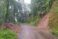 Telah terjadi longsor di jalan Darmaga-Bukanagara, Kecamatan Cisalak, Kabupaten Subang