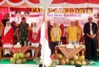 Kades dihadiri Forkopincam Tanjungsiang menyaksikan Karnaval HUT RI ke-80.