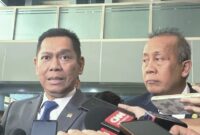 Wakil Ketua DPR RI, Adies Kadir, menjelaskan bahwa gaji pokok anggota DPR RI belum naik, tetapi beberapa komponen tunjangan mengalami kenaikan.