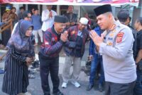Kabid Humas Polda Jabar Kombes Pol. Hendra Rochmawan, menyempatkan diri bertakziah ke rumah duka almarhum di kawasan Arcamanik, Kota Bandung, Rabu (7/10/2026).